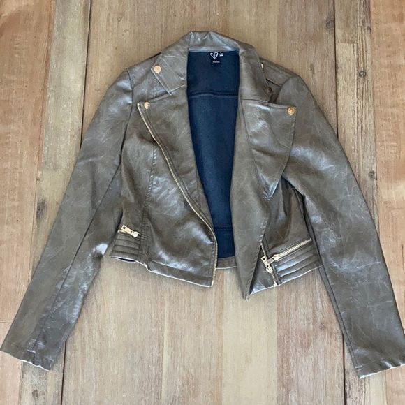 Cropped Faux Leather Moto Jacket - Picture 2 of 7